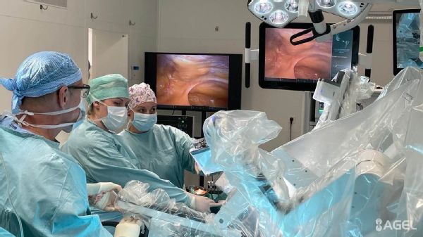 Prvá roboticky asistovaná operácia srdca na Slovensku. Liečbu skráti z mesiacov na týždne 