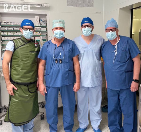 Primár Bujdoš, profesor Sabol, docent Dosedla a primár Blanár