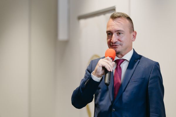 T. Lučkai
